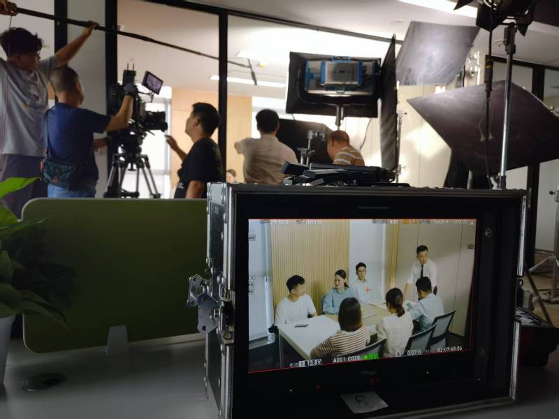 琅琊区TVC拍摄公司：科技产品视觉化大师，诠释未来感与功能美学