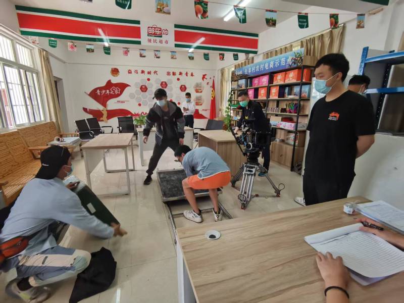 追星女孩心理学分析报告：琅琊区广告片拍摄公司揭秘饭圈应援式传播逻辑